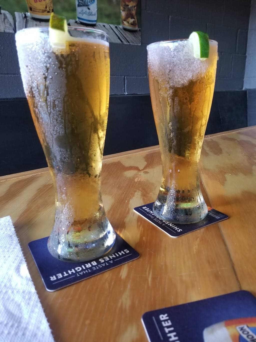 Ales Q & Brew | restaurant | 19588 K St, Somerset, TX 78069, USA | 8304297134 OR +1 830-429-7134