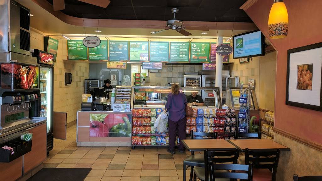 Subway Restaurants | restaurant | 10401 Venice Blvd Unit 102, Los Angeles, CA 90034, USA | 3102042730 OR +1 310-204-2730