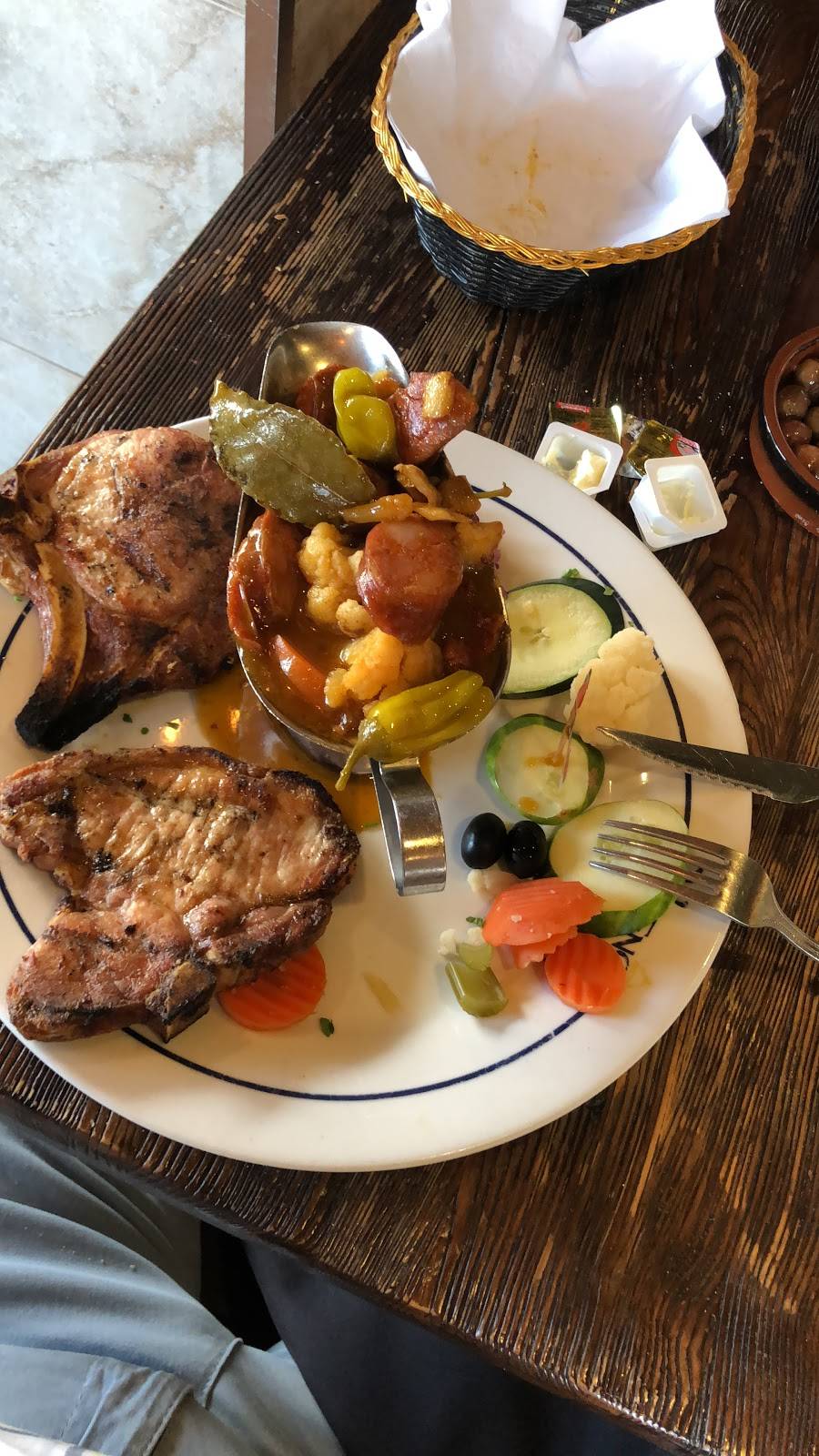 Valenca | restaurant | 665 Monroe Ave, Elizabeth, NJ 07201, USA | 9083542525 OR +1 908-354-2525