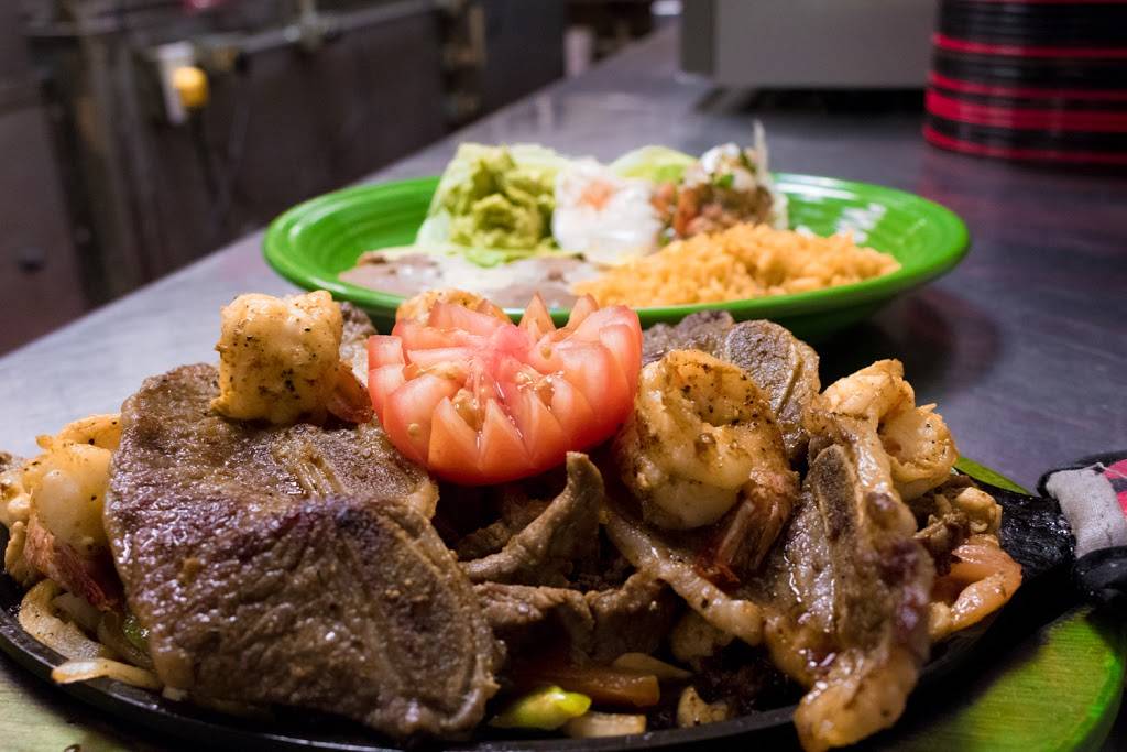 Chips & Salsa Sports | restaurant | 10300 Bailey Cove Rd SE, Huntsville, AL 35803, USA | 2568801202 OR +1 256-880-1202