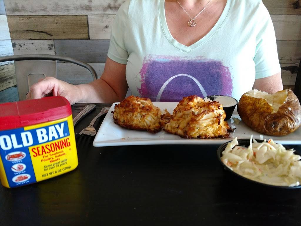 White Rose Bar & Grill at Bridgewater | restaurant | 601 Chestnut Hill Rd, York, PA 17402, USA | 2238483585 OR +1 223-848-3585