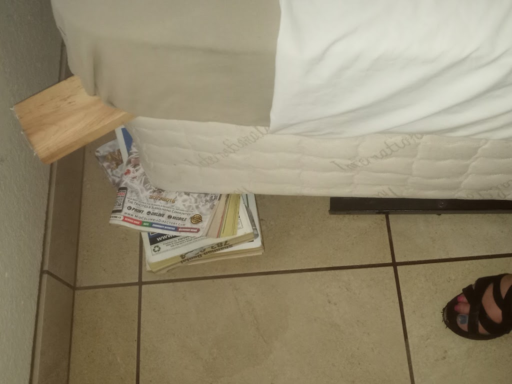 Airport Motel | restaurant | 2532 N 4th Ave, Pasco, WA 99301, USA | 5095428371 OR +1 509-542-8371