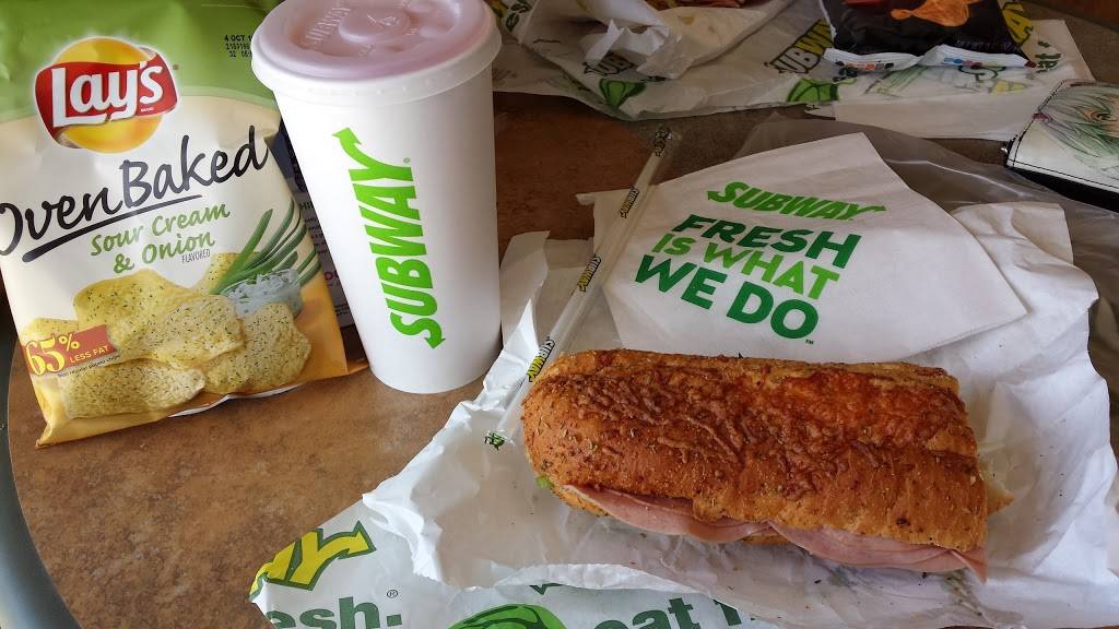 Subway | restaurant | 8279 Arnt Dr D, Watervliet, MI 49098, USA | 2694638895 OR +1 269-463-8895