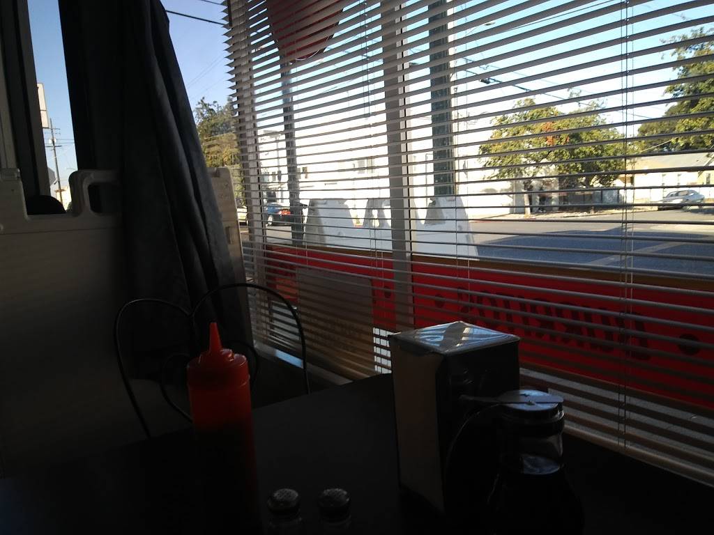 The Kings Coffee Shop | cafe | 3000 38th Ave, Oakland, CA 94619, USA | 5105323793 OR +1 510-532-3793