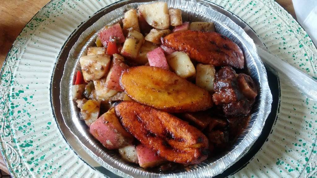 Taylor Made Jamaican Eatery | restaurant | 393 Classon Ave, Brooklyn, NY 11238, USA | 7184842310 OR +1 718-484-2310