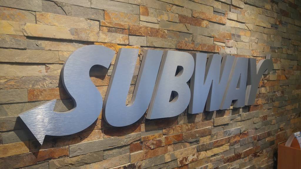 Subway | restaurant | Petro Canada Gas/Convenience Store, 5555 Kennedy Rd, Mississauga, ON L4Z 3E1, Canada | 9055019996 OR +1 905-501-9996