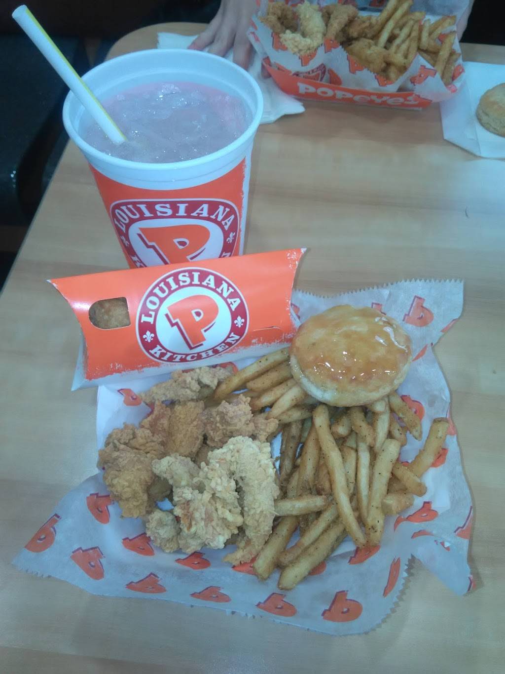 Popeyes Louisiana Kitchen | restaurant | 5248 W Belmont Ave, Chicago, IL 60641, USA | 7736852204 OR +1 773-685-2204