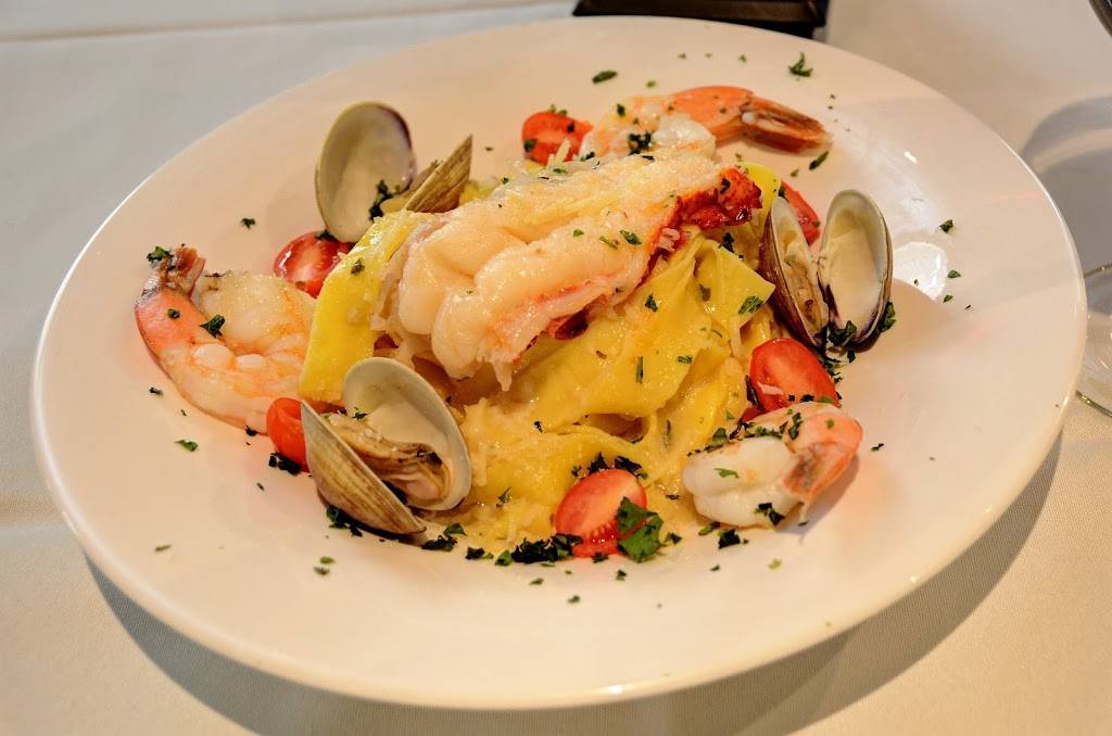 Davids Restaurant & Lounge | restaurant | 802 Ash St, Amelia Island, FL 32034, USA | 9043106049 OR +1 904-310-6049