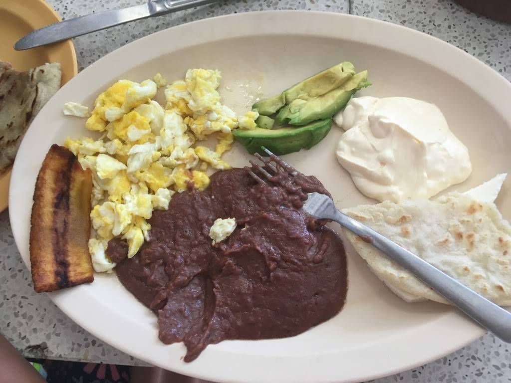 Islas De La Bahia | restaurant | 14405 Prairie Ave d, Lawndale, CA 90260, USA | 4242690680 OR +1 424-269-0680