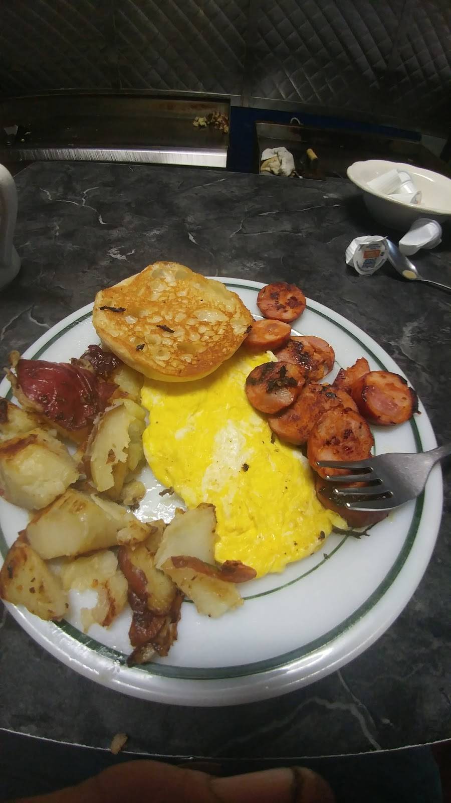 Mels Cafenio | restaurant | 25 Broadway, Newport, RI 02840, USA | 4018496420 OR +1 401-849-6420