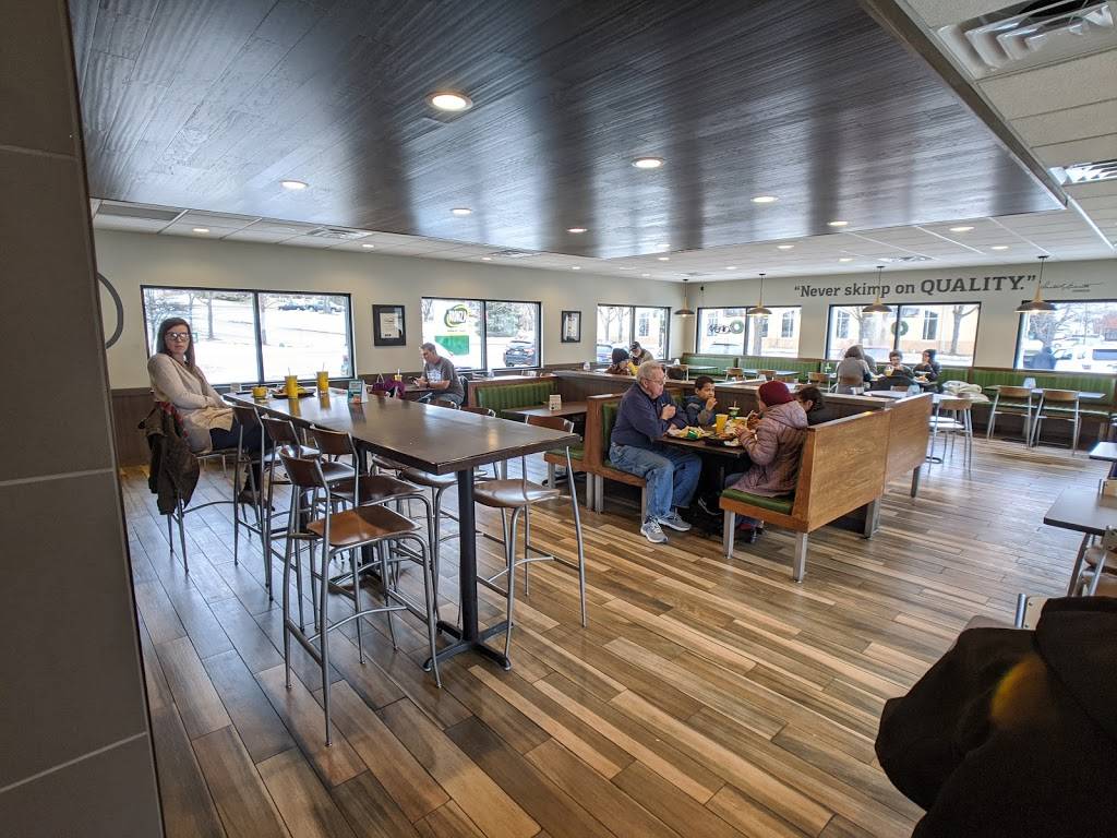 Runza Restaurant | restaurant | 202 N Washington St, Papillion, NE 68046, USA | 4025969805 OR +1 402-596-9805