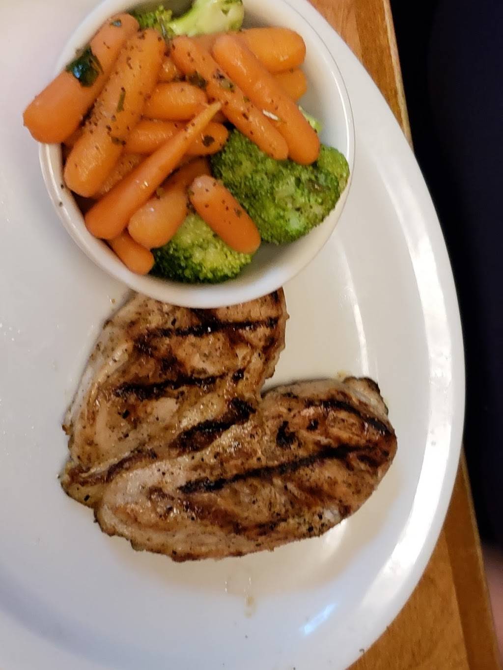 Texas Roadhouse | restaurant | 3830 SW Archer Rd, Gainesville, FL 32608, USA | 3523772820 OR +1 352-377-2820