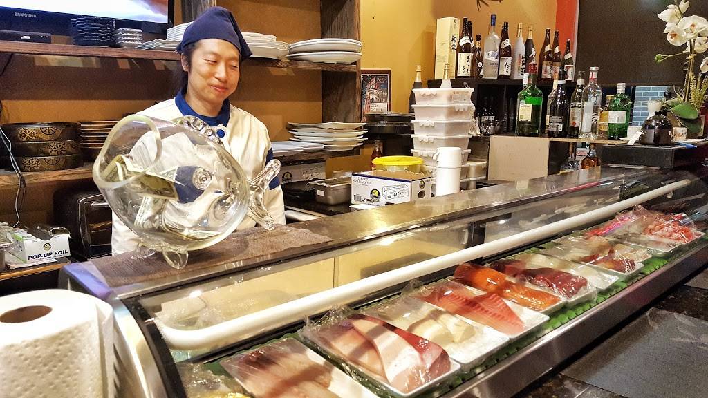 Tomo Sushi & Karaoke | restaurant | 2959 E Big Beaver Rd, Troy, MI 48083, USA | 2488172454 OR +1 248-817-2454