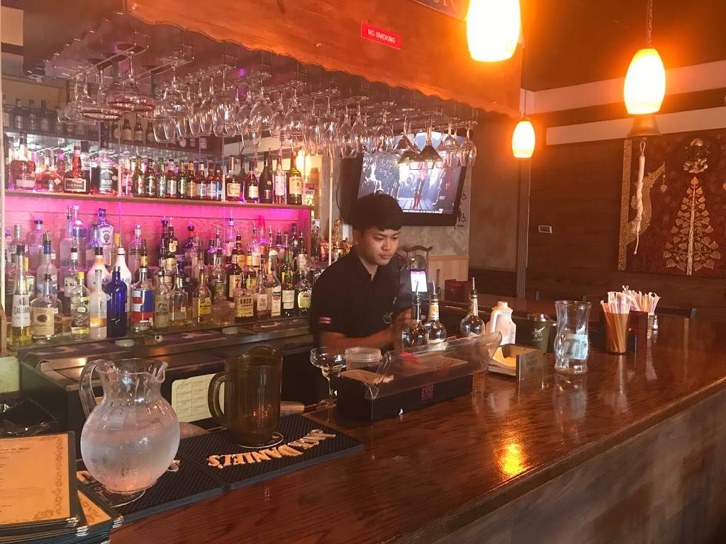 We Thai Restaurant & Bar | restaurant | 2575 S Dairy Ashford Rd Ste.A, Houston, TX 77077, USA | 2817595400 OR +1 281-759-5400