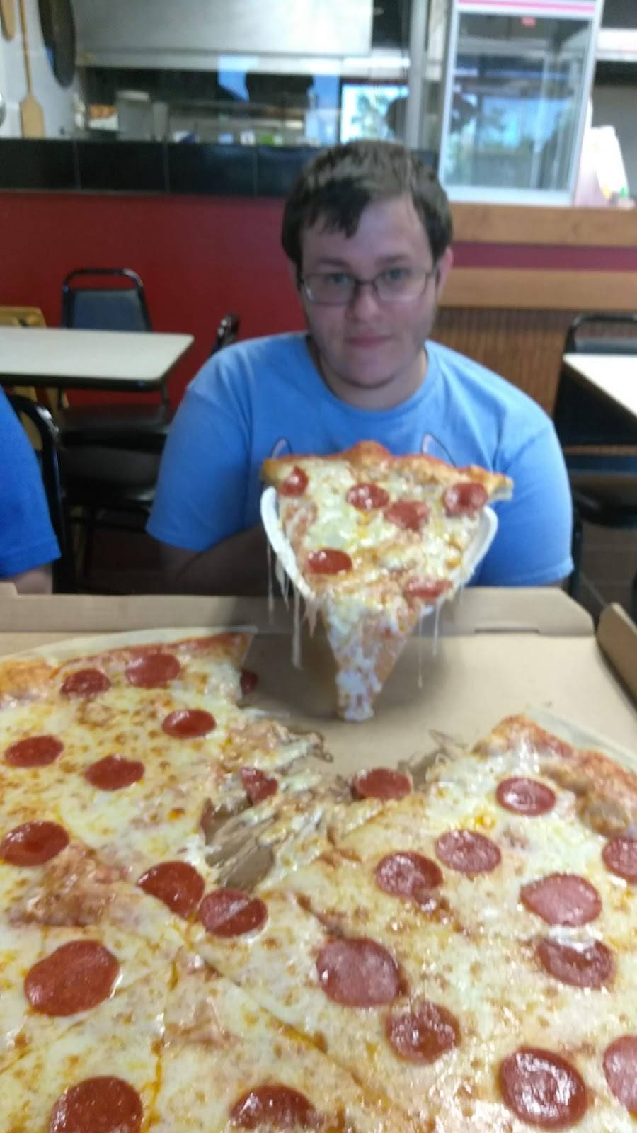 Charlies Pizza & Wings | restaurant | 4439 Gunn Hwy, Tampa, FL 33618, USA | 8139687800 OR +1 813-968-7800