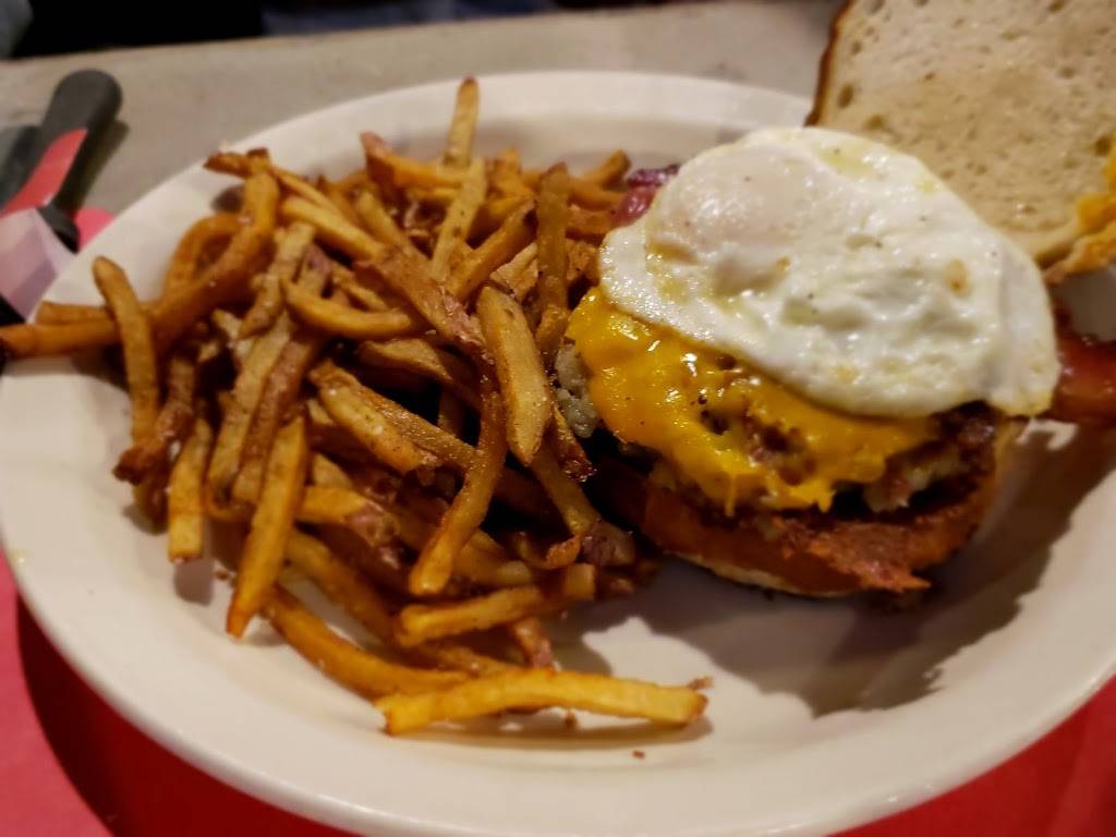 The Mad Apple Burger & Billiard Co. | restaurant | 3025 W College Ave, Appleton, WI 54914, USA | 9209553990 OR +1 920-955-3990