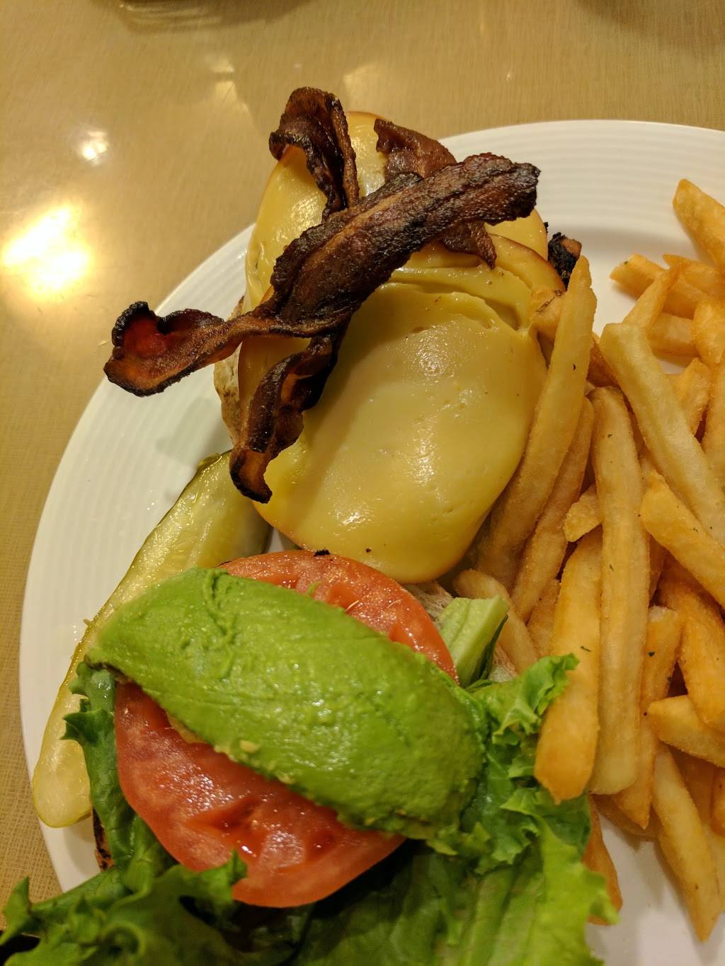 B-Line Diner | restaurant | 9801 International Dr, Orlando, FL 32819, USA | 4073454460 OR +1 407-345-4460