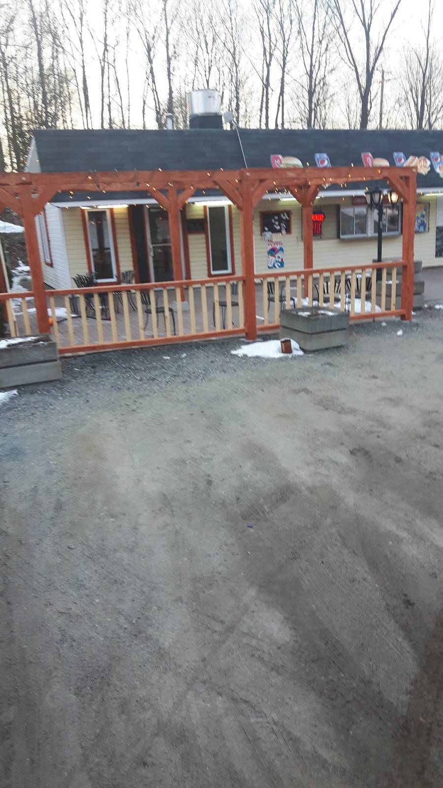 Marie Casse-Croute | restaurant | 291 QC-315, LAnge-Gardien, QC J8L 1G8, Canada | 8199861657 OR +1 819-986-1657