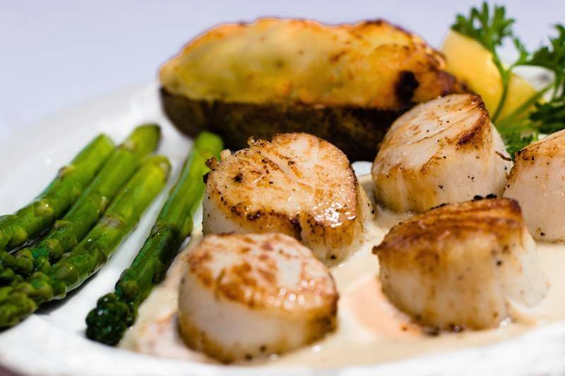 Surf & Sirloin | restaurant | 13090 Manchester Rd, Des Peres, MO 63131, USA | 3148223637 OR +1 314-822-3637