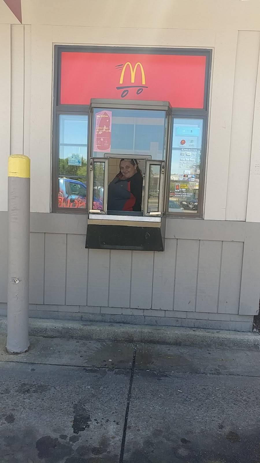 McDonalds | cafe | 1070 South Smithville Road, Dayton, OH 45403, USA | 9372580147 OR +1 937-258-0147