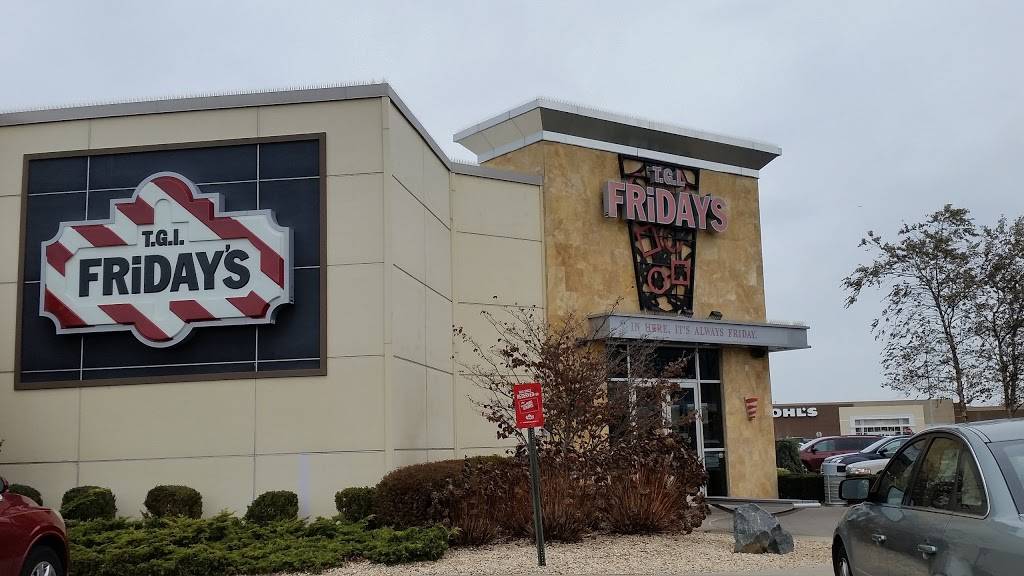 TGI Fridays | restaurant | 3535 Hempstead Turnpike, Levittown, NY 11756, USA | 5167961549 OR +1 516-796-1549