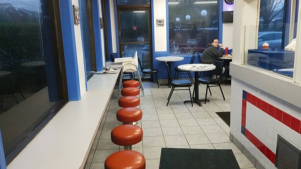 Hot Dog Charlies Cohoes | restaurant | 629 Saratoga St, Cohoes, NY 12047, USA | 5182354494 OR +1 518-235-4494