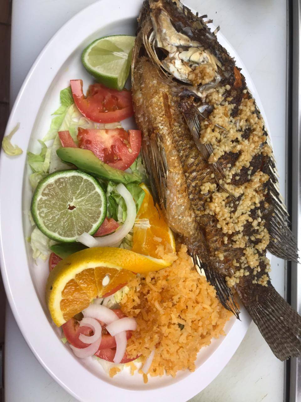 Los Perez Cafe | restaurant | 2009 Washington St, Waukegan, IL 60085, USA | 8476724920 OR +1 847-672-4920