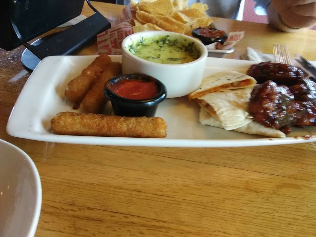 Applebees Grill + Bar | restaurant | 300 Skywatch Dr, Danville, KY 40422, USA | 8599367400 OR +1 859-936-7400