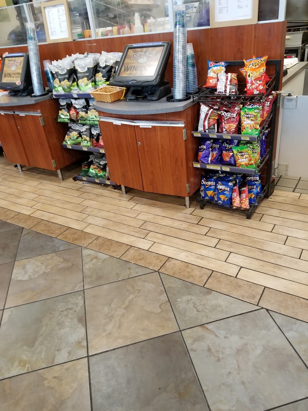 Royal Farms | meal takeaway | 7201 Baltimore Annapolis Blvd, Glen Burnie, MD 21061, USA | 4106918187 OR +1 410-691-8187