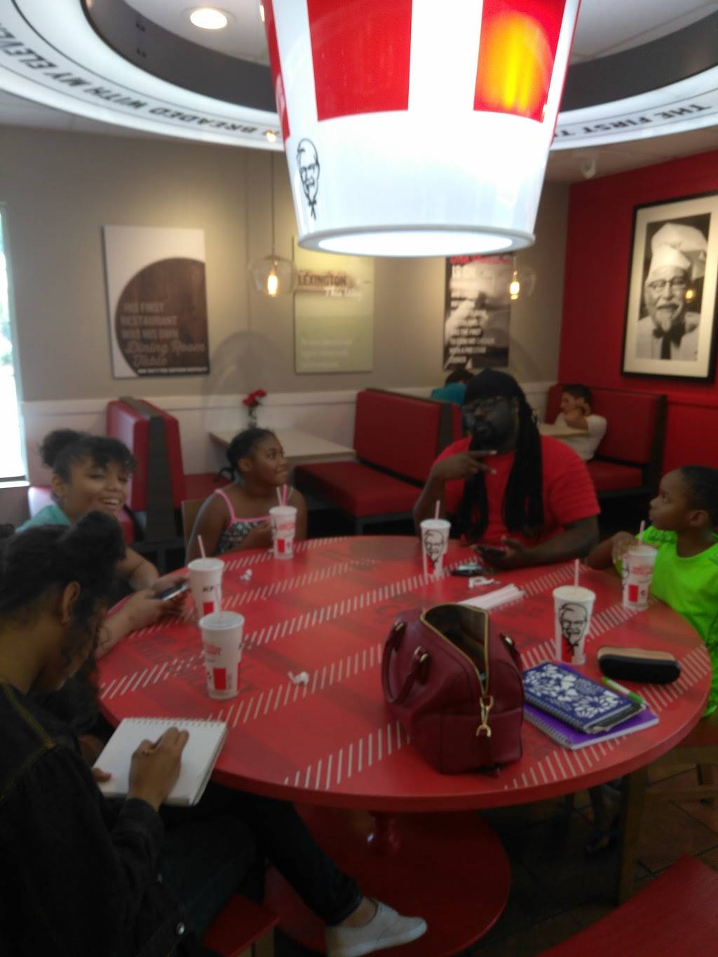 KFC | restaurant | 5681 Memorial Dr, Stone Mountain, GA 30083, USA | 4042920302 OR +1 404-292-0302