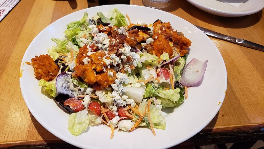 Twin Peaks Glendale | restaurant | 6922 N 95th Ave, Glendale, AZ 85305, USA | 6232335700 OR +1 623-233-5700