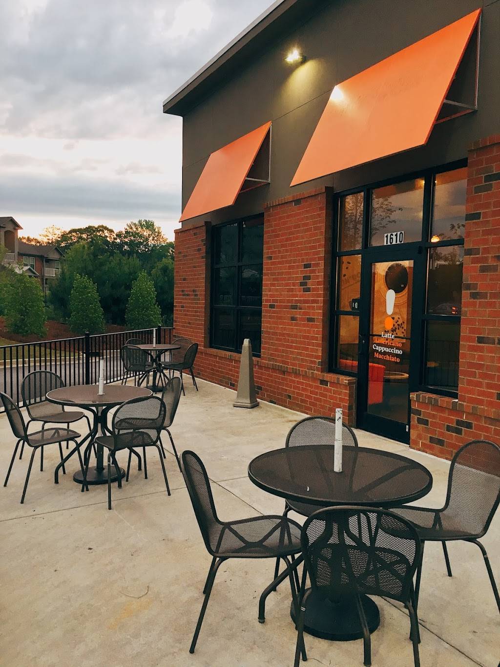 Dunkin | bakery | 1610 Oak Farm Dr, Alpharetta, GA 30005, USA | 4705394022 OR +1 470-539-4022