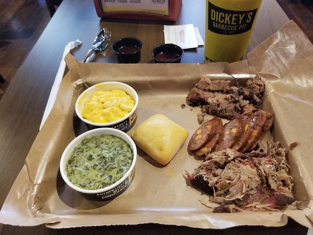 Dickeys Barbecue Pit | restaurant | 11483 Parkside Dr Ste 202, Knoxville, TN 37934, USA | 8656758227 OR +1 865-675-8227