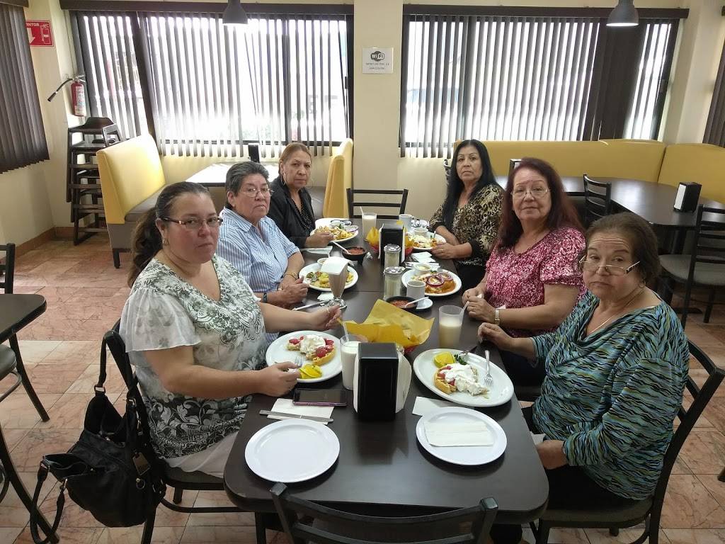 Pollo Asil Rosarito Centro | restaurant | Blvd. Benito Juárez 272, Predios Urbanos, 22710 Rosarito, B.C., Mexico | 016646842204 OR +52 664 684 2204