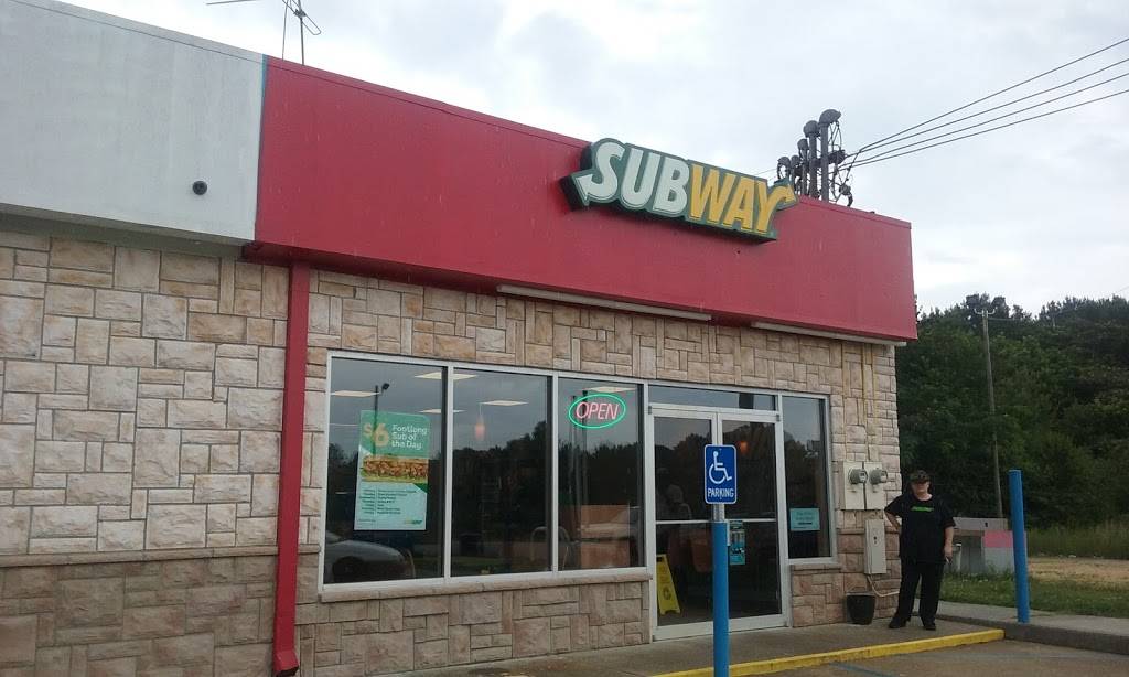 Subway | restaurant | 1945 Almon St, Heflin, AL 36264, USA | 2562943338 OR +1 256-294-3338
