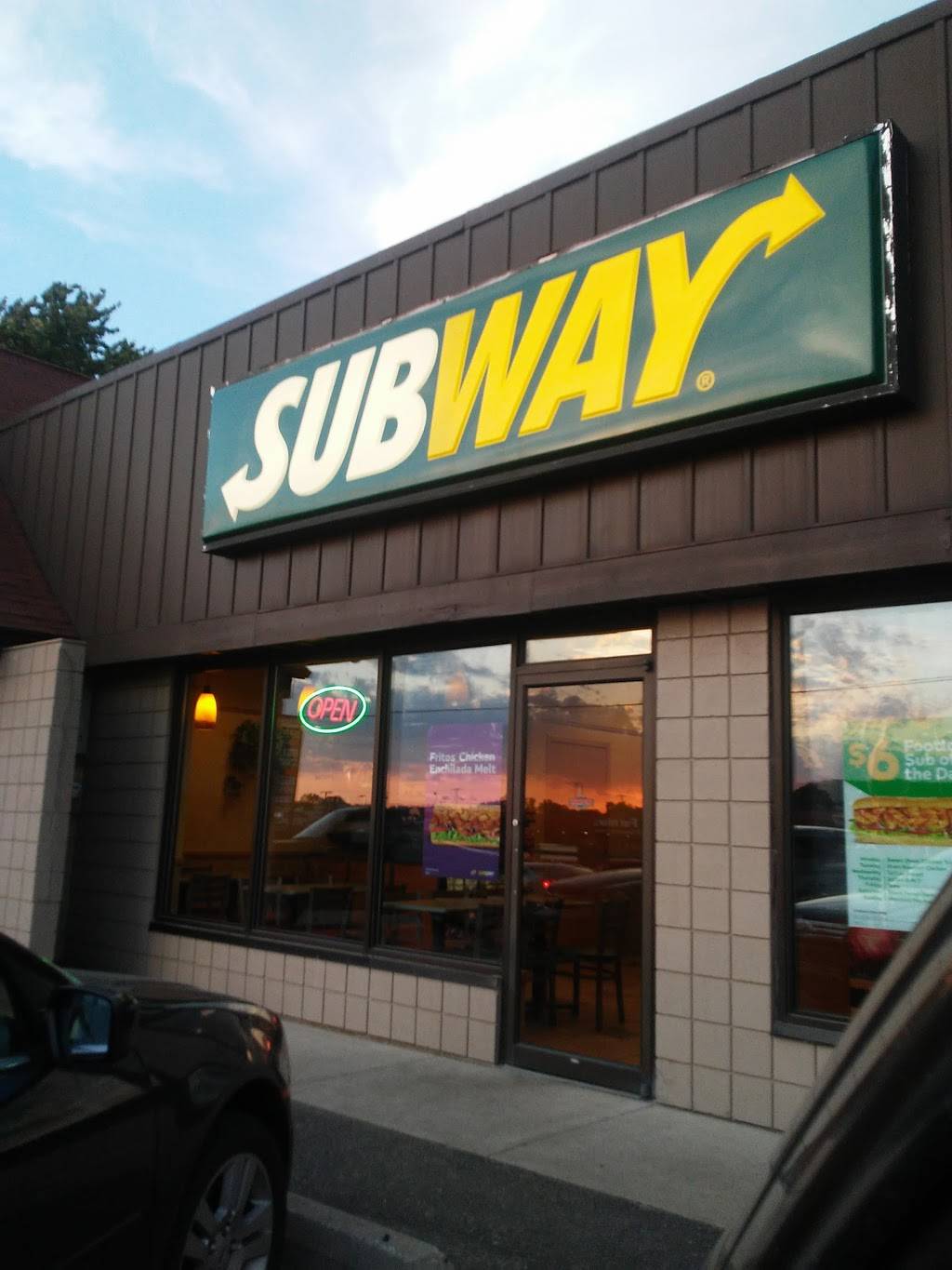 Subway | restaurant | 927 N W Ave, Jackson, MI 49202, USA | 5177889696 OR +1 517-788-9696