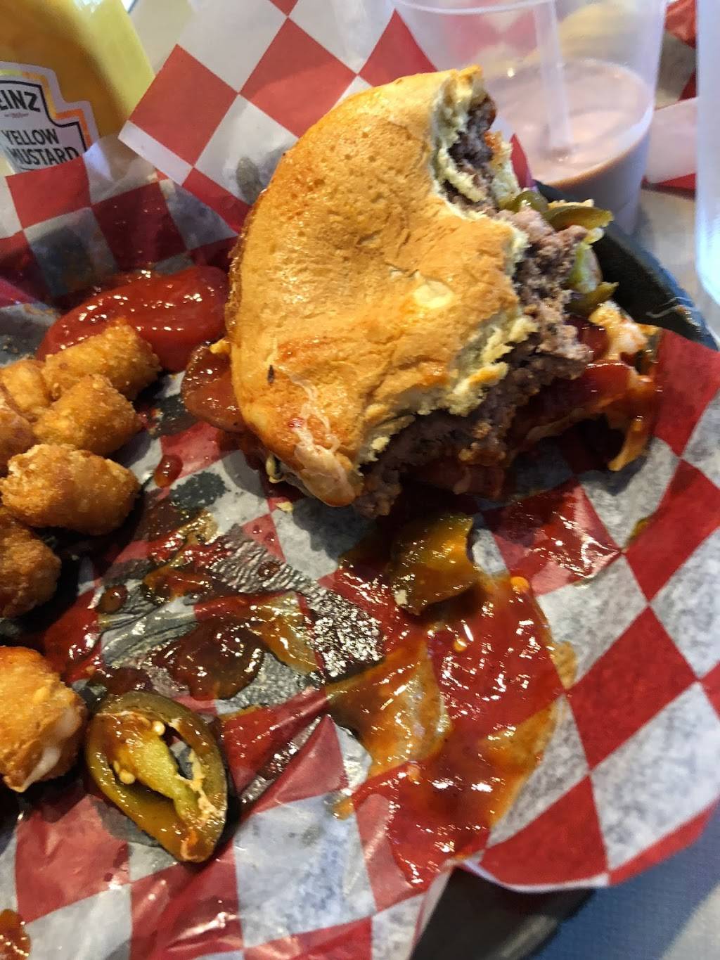 The Pub Bar & Grill at the Metropolis Resort | restaurant | 5150 Fairview Dr, Eau Claire, WI 54701, USA | 8554650250 OR +1 855-465-0250