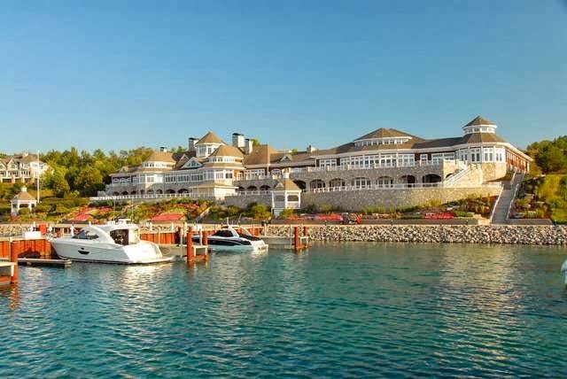 Bay Harbor Yacht Club | restaurant | 4300 Vista Dr, Petoskey, MI 49770, USA | 2314392100 OR +1 231-439-2100