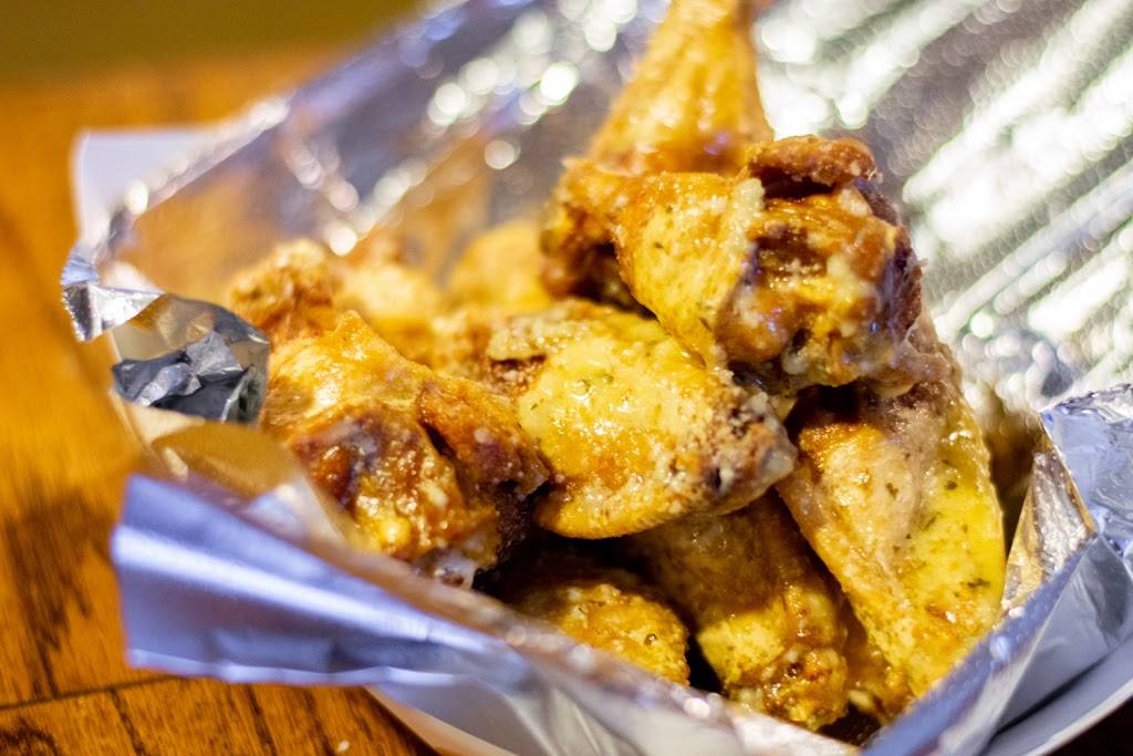 Saltine Warrior Sports Pub | restaurant | 214 W Water St, Syracuse, NY 13202, USA | 3153147740 OR +1 315-314-7740