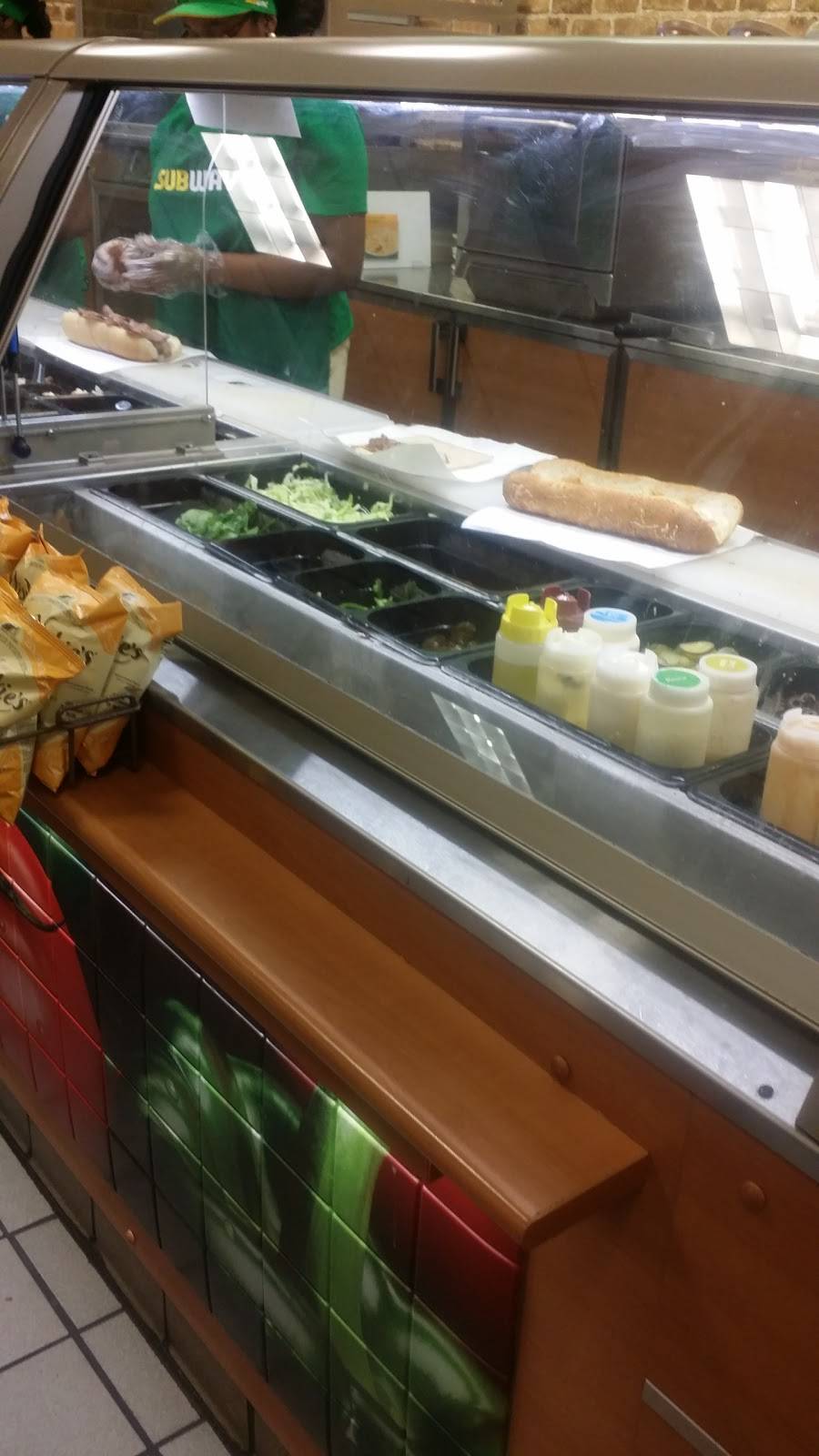 Subway | restaurant | 337 N Main St, Summerville, SC 29483, USA | 8438750900 OR +1 843-875-0900