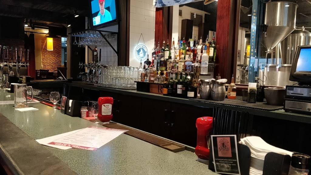 Rock Bottom Restaurant & Brewery | restaurant | 111 Broadway, Nashville, TN 37201, USA | 6152514677 OR +1 615-251-4677