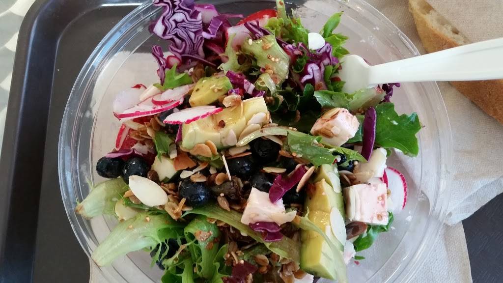 La Shoppe saladebar & granola | restaurant | 14 Rue Tourigny local 1, Victoriaville, QC G6P 4C4, Canada | 8196046070 OR +1 819-604-6070