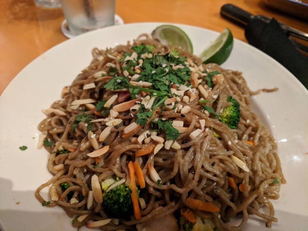 BJs Restaurant & Brewhouse | restaurant | 5207 Brodie Ln #300, Sunset Valley, TX 78745, USA | 5128923800 OR +1 512-892-3800