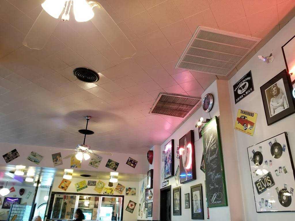 410 Diner | restaurant | 8315 Broadway St, San Antonio, TX 78209, USA | 2108226246 OR +1 210-822-6246