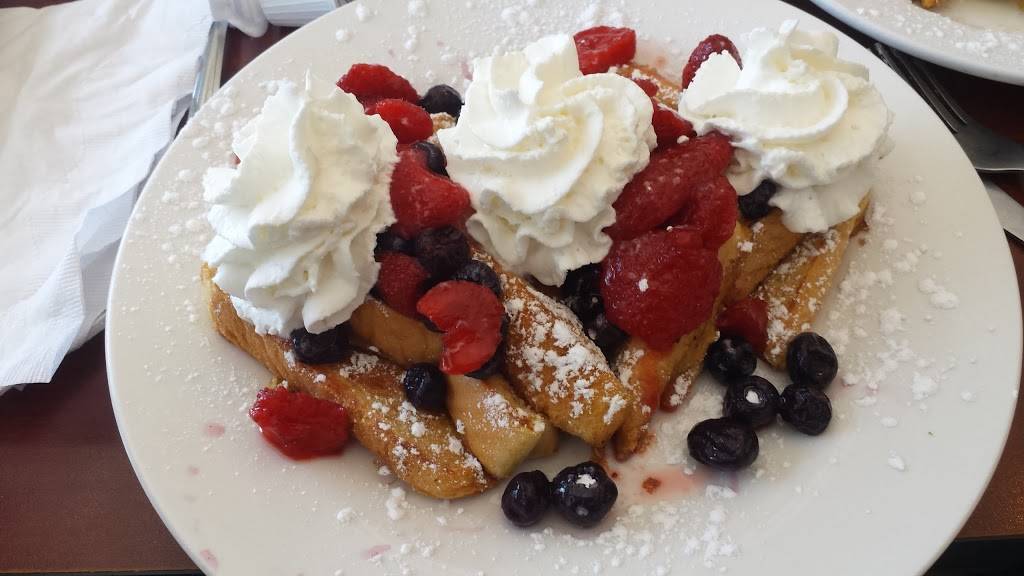 D Js Campus Kitchen LLC | restaurant | 405 Williams St, New London, CT 06320, USA | 8604391572 OR +1 860-439-1572