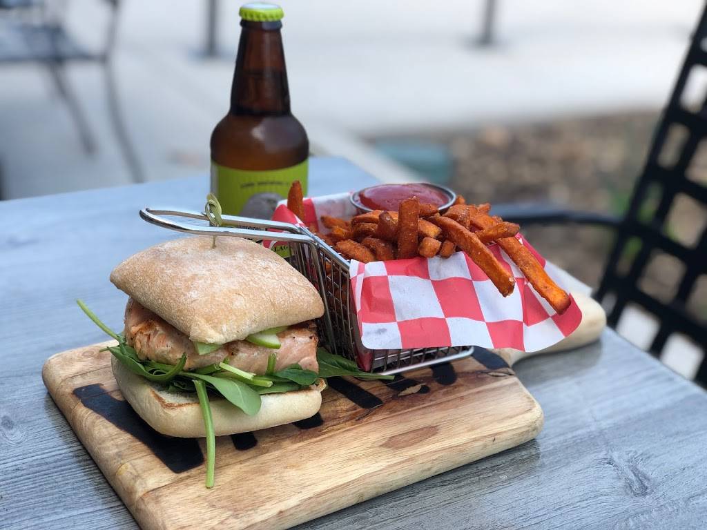 Iowa Chop House | restaurant | 223 E Washington St, Iowa City, IA 52240, USA | 3193591078 OR +1 319-359-1078