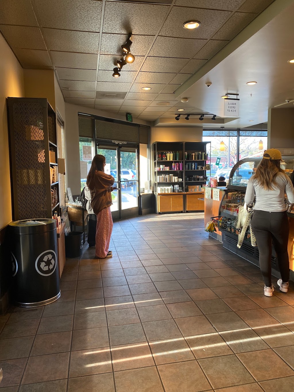 Starbucks | cafe | 27072 La Paz Rd, Aliso Viejo, CA 92656, USA | 9493621415 OR +1 949-362-1415