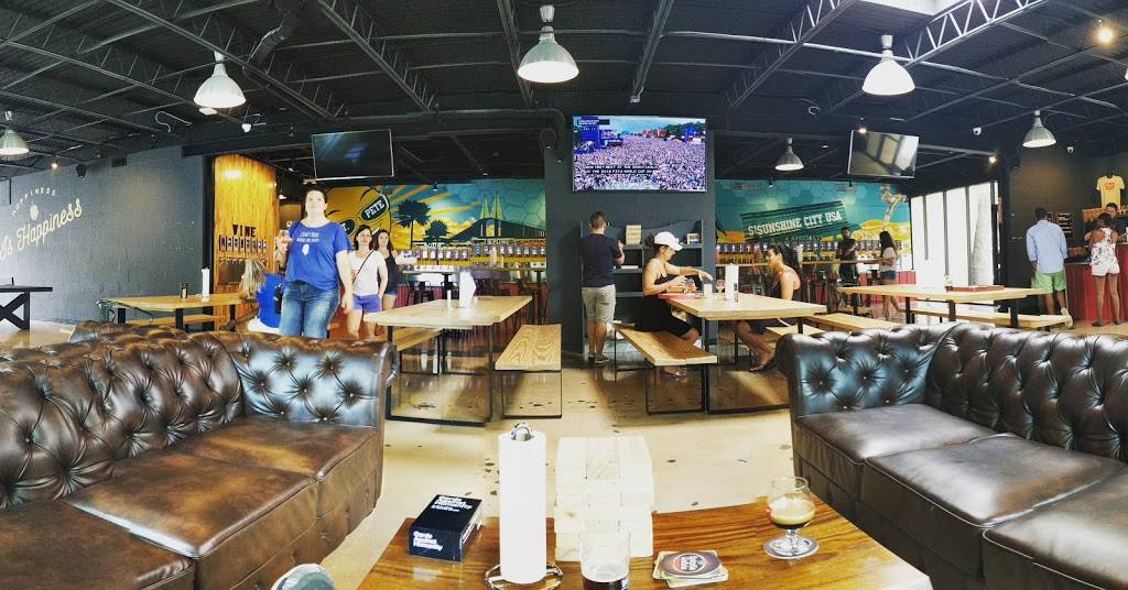 Pour Taproom St. Pete | restaurant | 225 2nd Ave N, St. Petersburg, FL 33701, USA | 7274406677 OR +1 727-440-6677