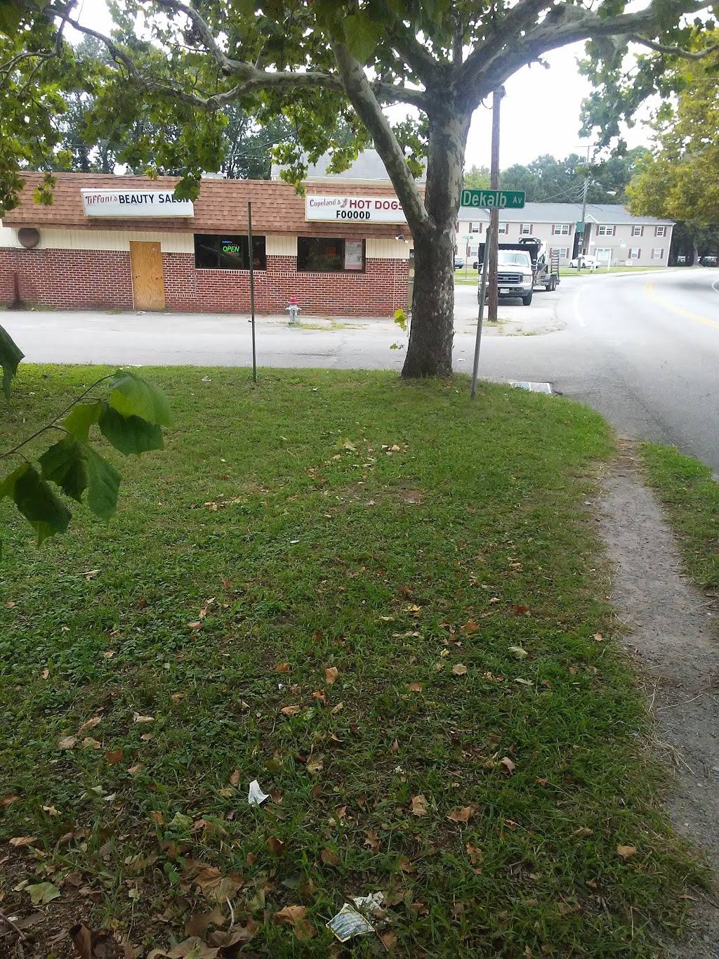 Copelands Hot Dogs | meal takeaway | 3802 Deep Creek Blvd, Portsmouth, VA 23702, USA | 7573930006 OR +1 757-393-0006