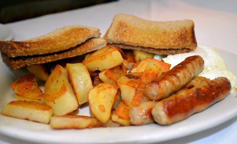 The New Chalet Restaurant | restaurant | 514 State St, Ottawa, IL 61350, USA | 8154332746 OR +1 815-433-2746